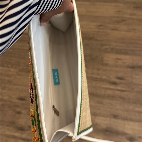 The Sak Straw Embroidered Floral Bag / Clutch Leather Trim Removable Strap - Picture 12 of 17